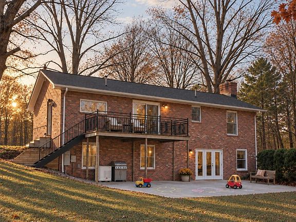5th image of 6639 Blenheim Rd