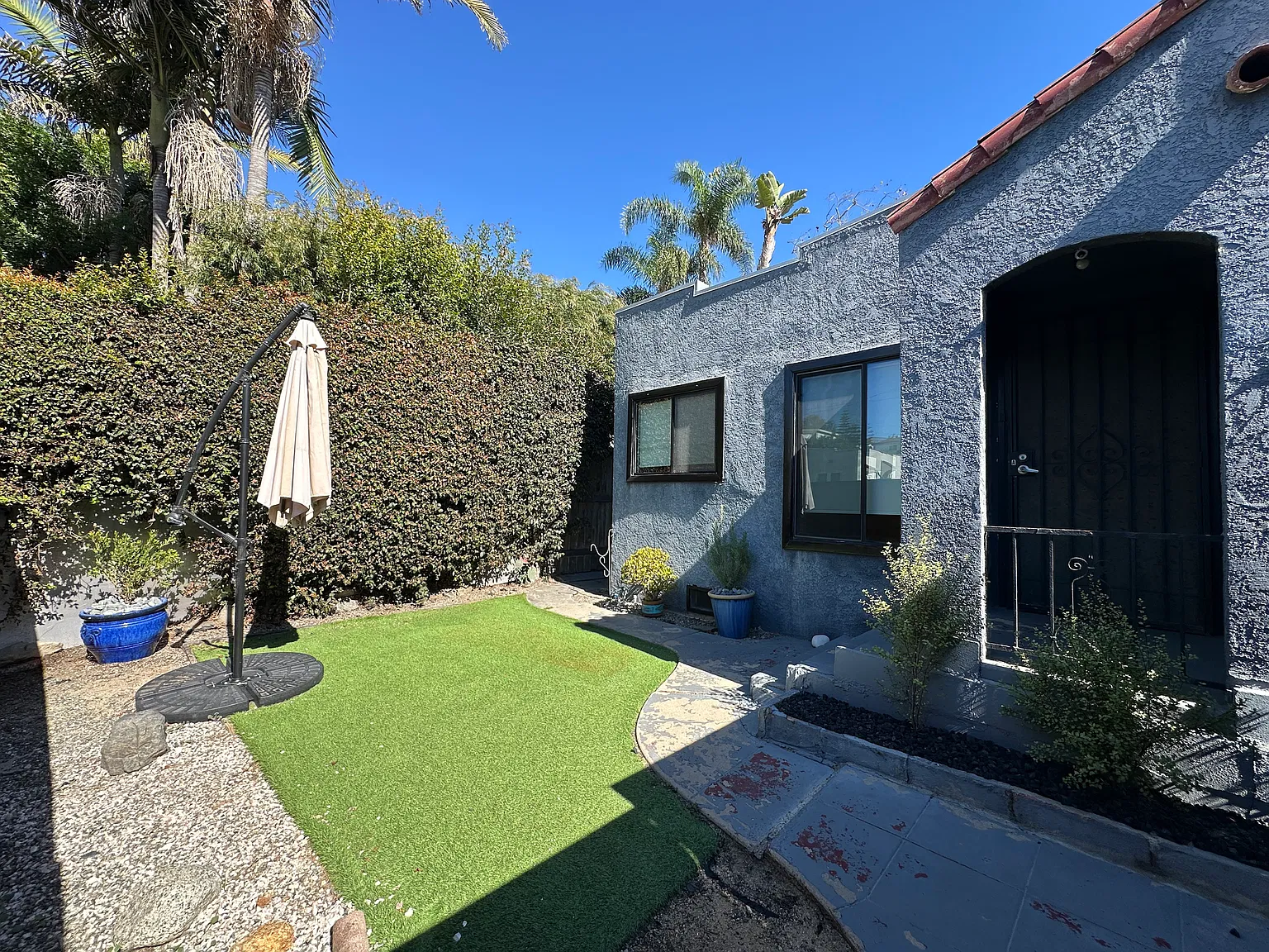 250 4th ave — Photo 1