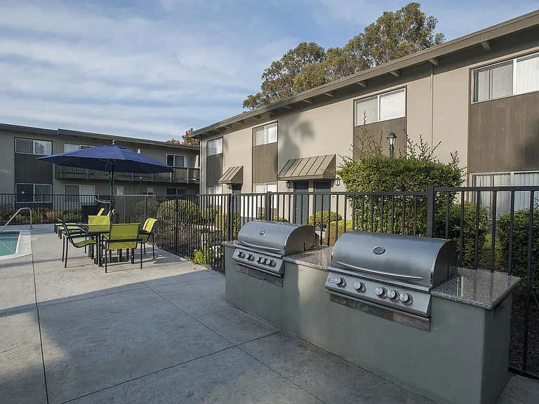 Monterey Townhouse — Photo 27