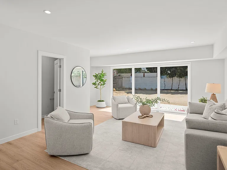 3611 Riviera Dr — Photo 20