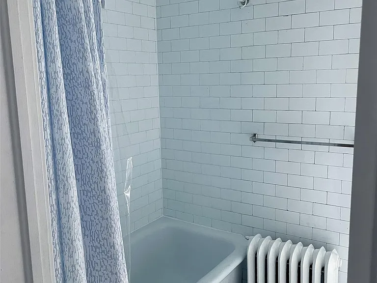 56 Nassau Blvd — Photo 19