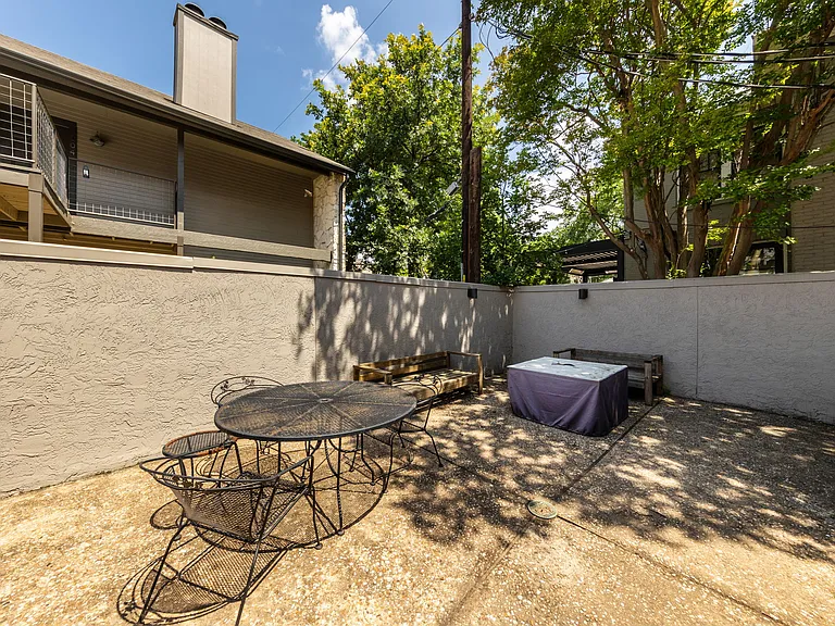 1500 Woodlawn Blvd #4 — Photo 37