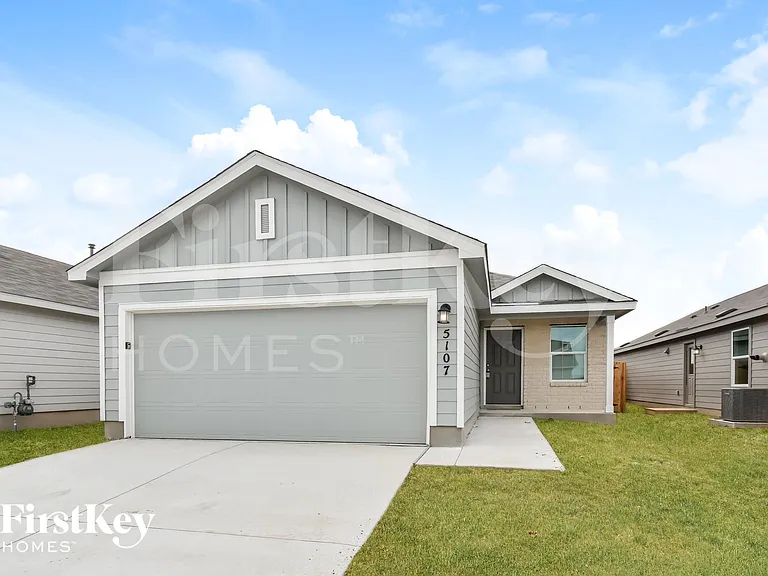 5107 Hornbeck Hts — Photo 1