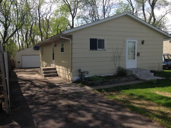 1231 Barclay St, Saint Paul, MN 55106