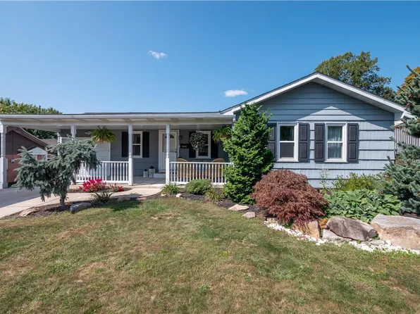 935 Fernwood St, Emmaus, PA 18049