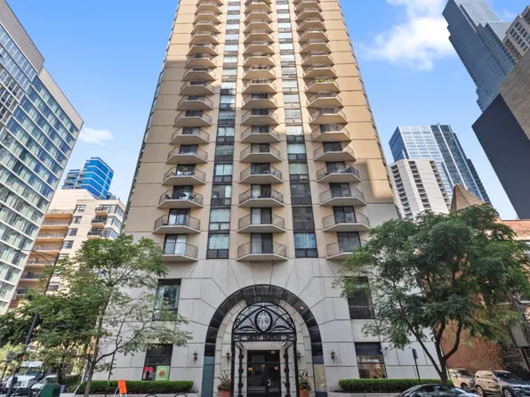 70 W Huron St APT 2604, Chicago, IL 60654