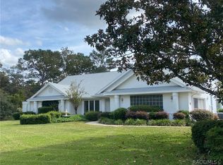 8 Carnation Ct E, Homosassa, FL 34446