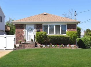 2400 Babylon St, Wantagh, NY 11793