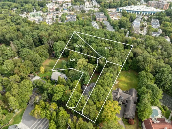 136 Dudley Rd, Newton, MA 02459