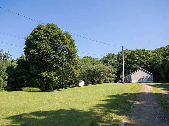 5th image of 9 S County Rd