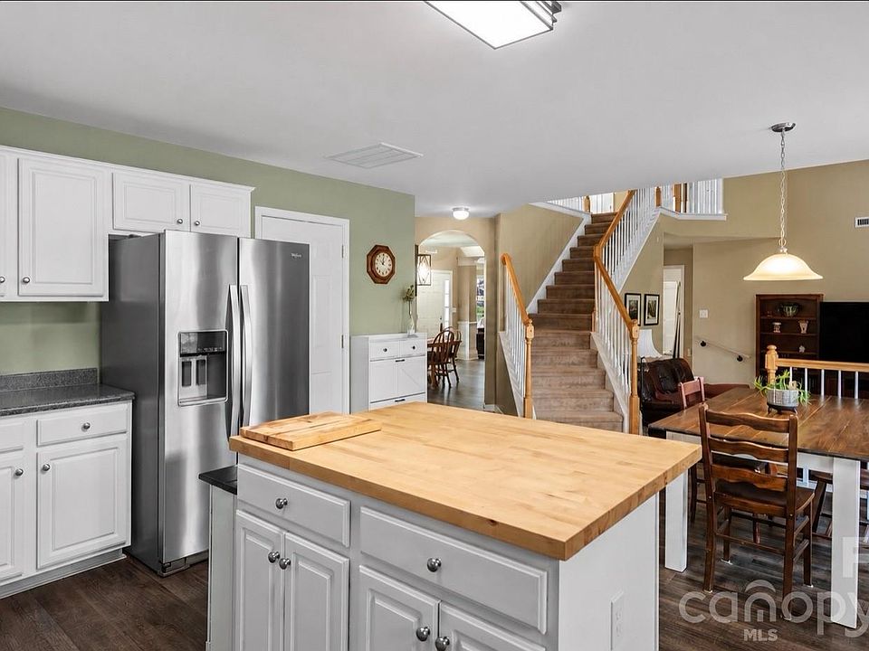 1st image of 208 Elrosa Rd