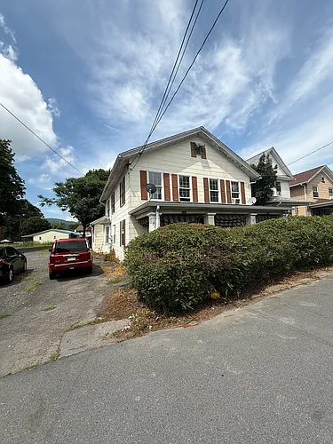 2025-2027 Wayne Ave Photo 1