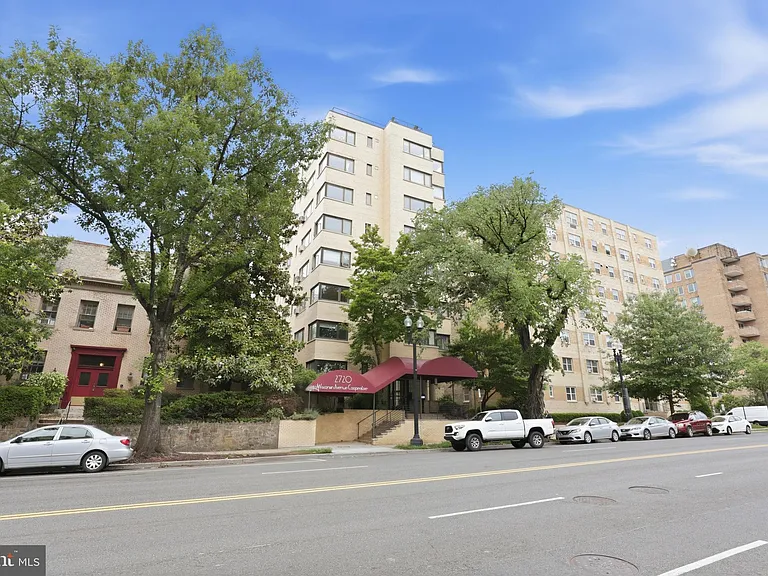 2720 Wisconsin Ave NW #302 — Photo 2