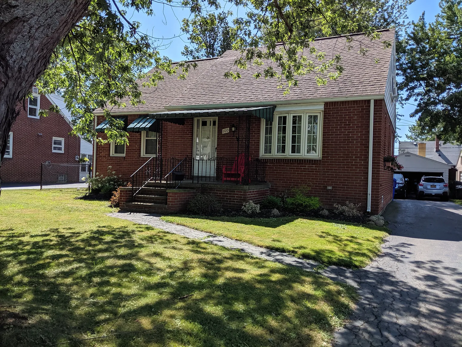 100 Almont Ave photo 1
