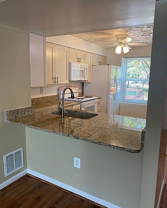 2nd image of 8523 Chippewa Ct