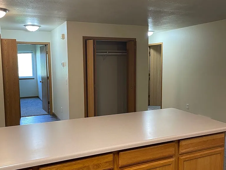 1424 E Redwood Blvd — Photo 3