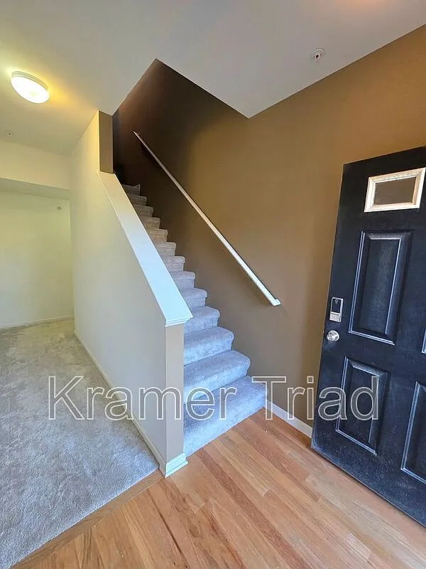 2 bed, 2.0 bath, 1272 sqft, $2,250 — Photo 3