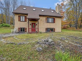 19 Dogwood Ln, Lake Ariel, PA 18436