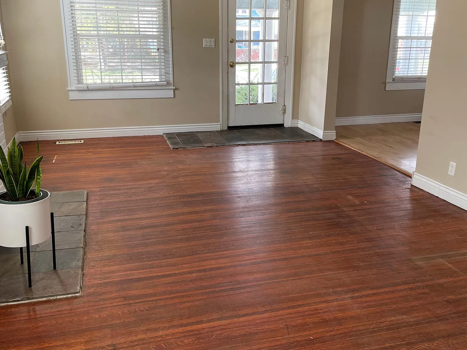 3 bed, 1.5 bath, 2060 sqft, $1,450 — Photo 3
