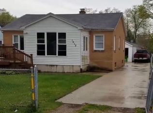 1215 Pleasant Pl, Aurora, IL 60505