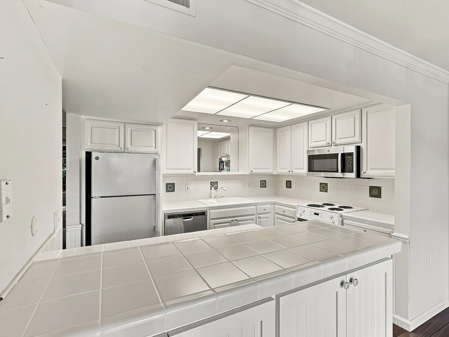 2 bed, 1162 sqft, $3,200 — Photo 4