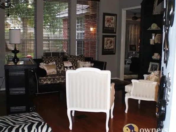 1207 Wildewood Ct, Sugar Land, TX 77479