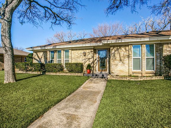 9_1517-glenwick-dr-plano-tx-High-Res-4.jpg