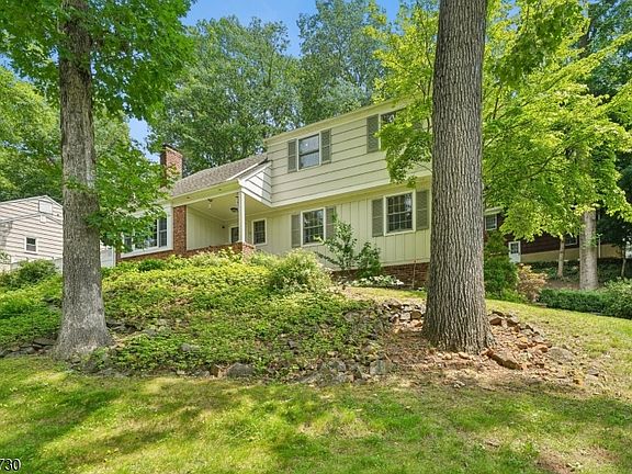 3rd image of 36 Wentworth Dr