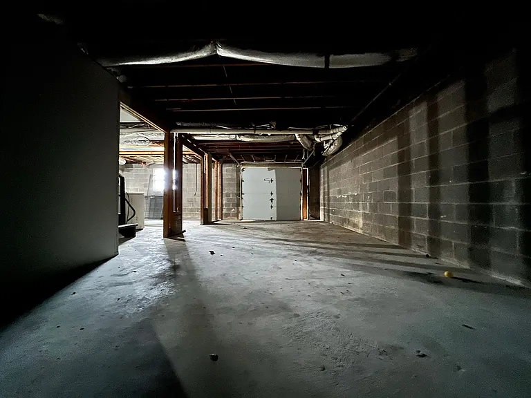 712 Moore St — Photo 13