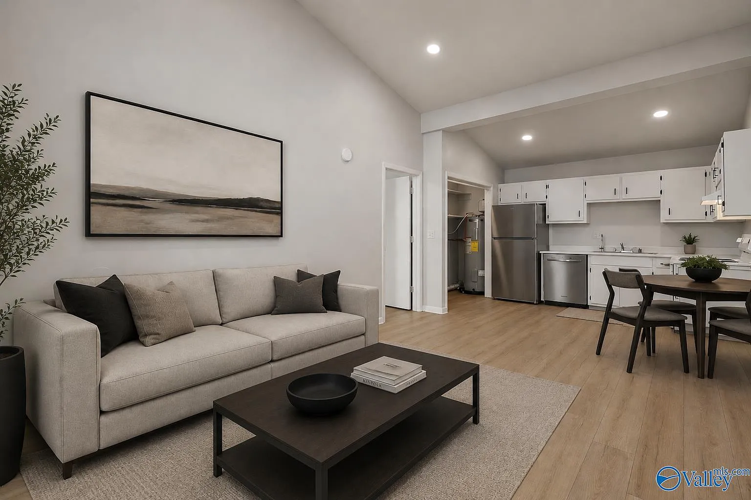1 bed, 1.0 bath, 588 sqft, $800 — Photo 1