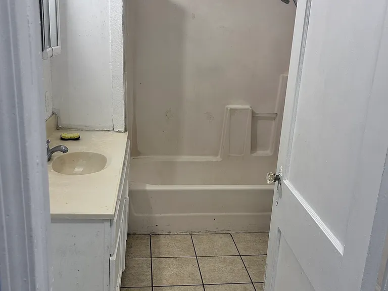 210 W Vanderbilt Dr — Photo 17