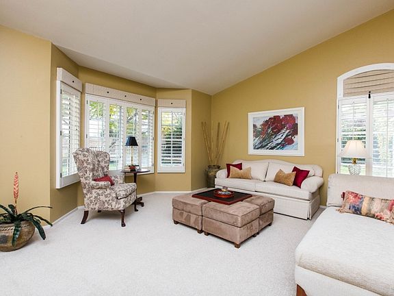 3rd image of 10905 Meseta Ave