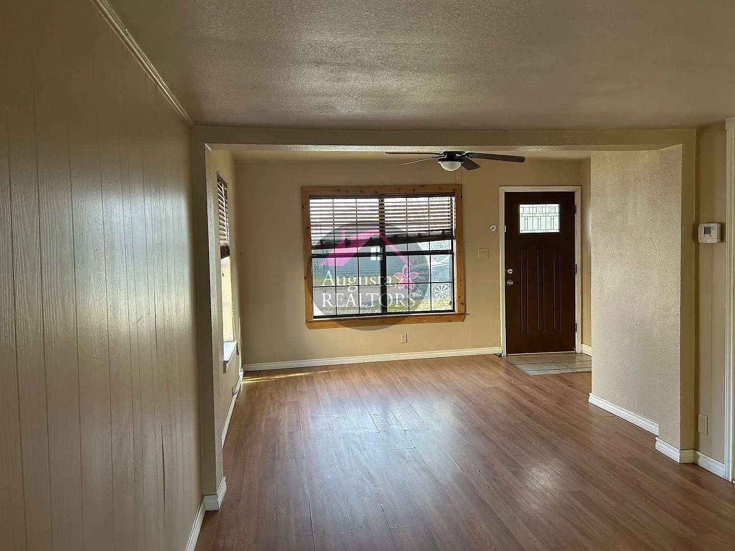 3 Bed 1 Bath!! — Photo 3