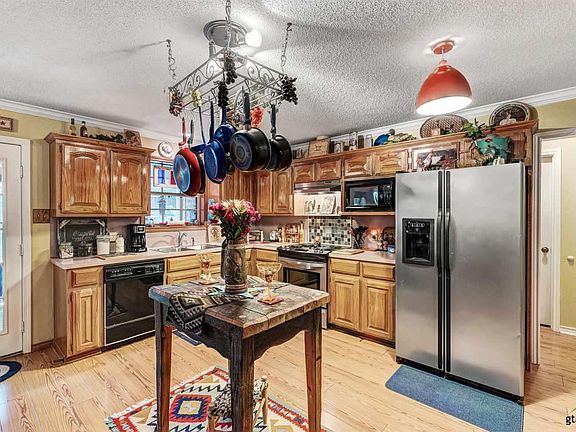 4th image of 721 Beth Dr