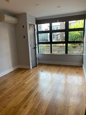 Rented by Greenrock Management | media 23