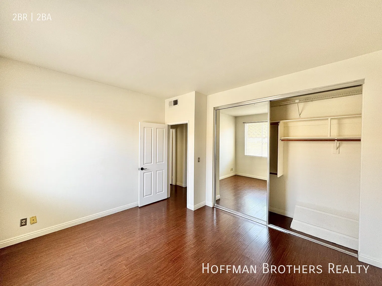 **2 Weeks Free** Spacious 2BR/2BA with Central A/C, Hardwood Floors, Dining Nook & 2-Car Tandem P... — Photo 4