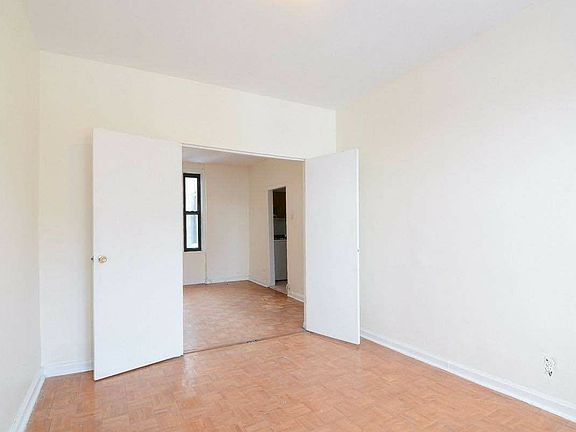 2nd image of 600 Park Pl #18I