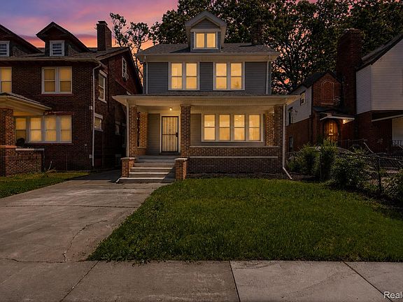 3rd image of 2025 Lawrence St