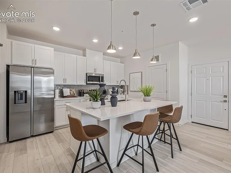 2232 Arikaree Hts #305 — Photo 4