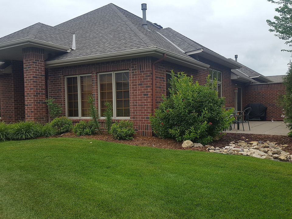 2nd image of 185 W Canyon Dr