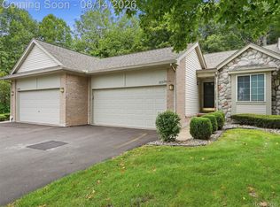12375 Hickory E, Utica, MI 48315
