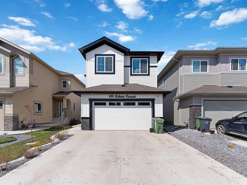 1st image of 439 Roberts Cres