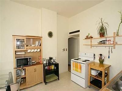 Kitchen photo 2