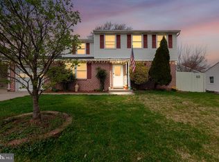 111 N Garfield Rd, Sterling, VA 20164