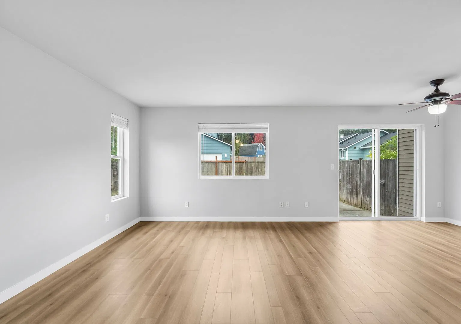 3 Bedroom Townhome in the Heart of Coupeville - Fenced Yard — Photo 3