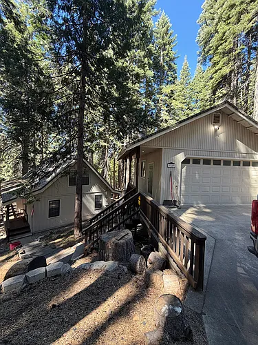 3723 Big Foot Cres Photo 1