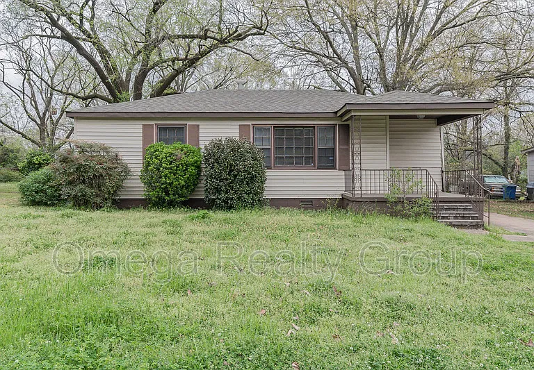 525 Annie Laura Dr — Photo 1