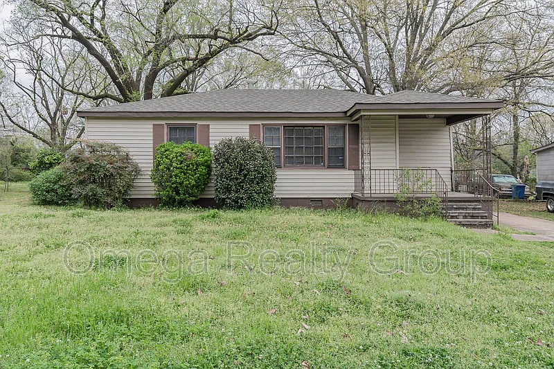 525 Annie Laura Dr