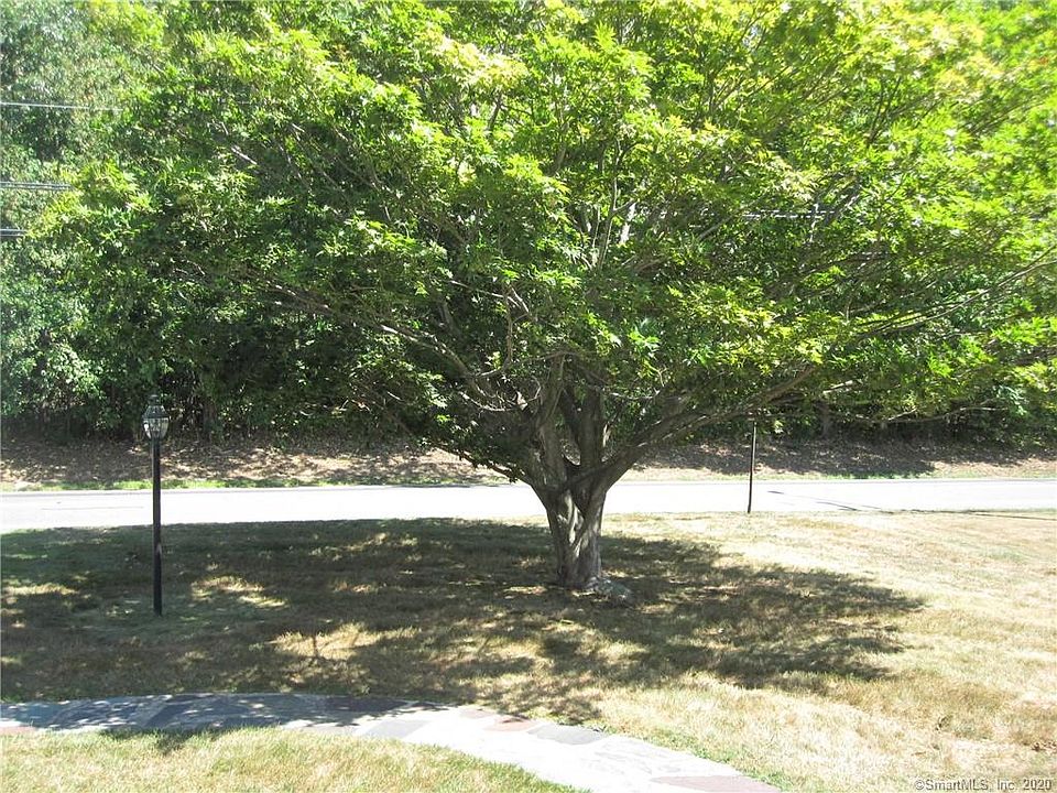 2nd image of 450 McClintock St