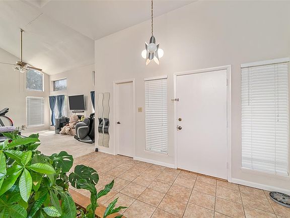 4th image of 11126 Colebrook Dr